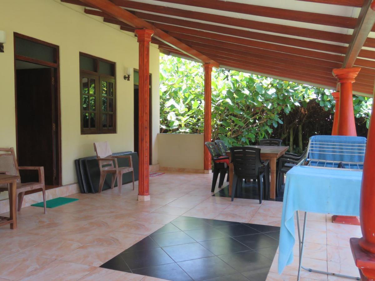 Zum Deutschen Bed & Breakfast Bentota Bagian luar foto