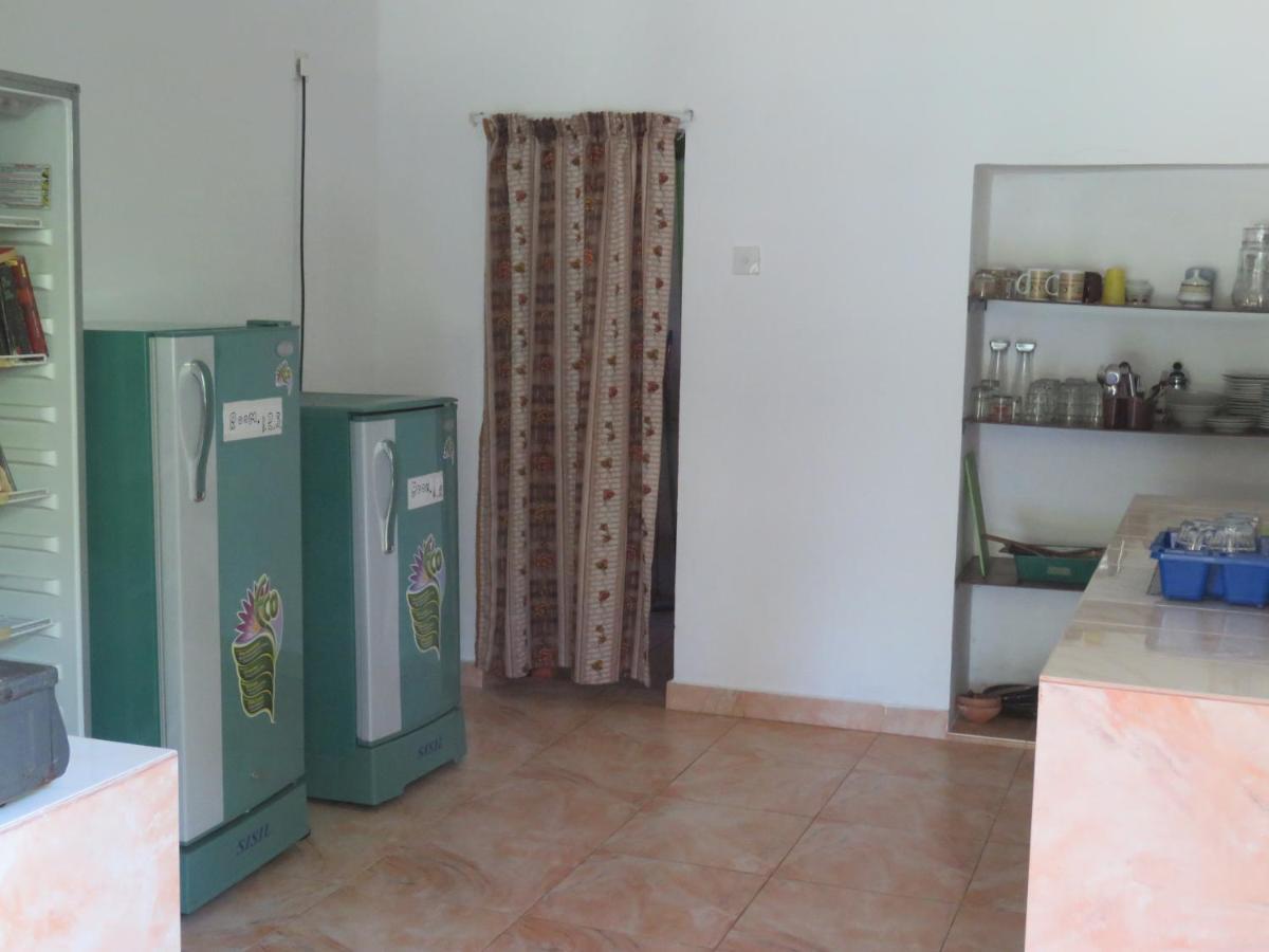 Zum Deutschen Bed & Breakfast Bentota Bagian luar foto